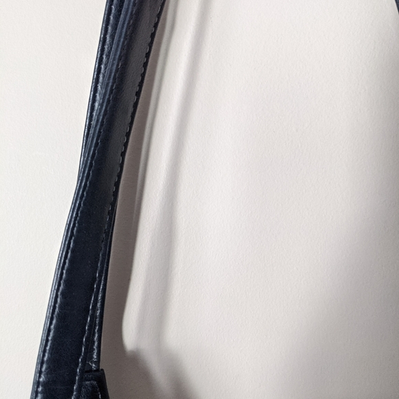Vintage 90s Navy Faux Leather Bag - Picture 6 of 11